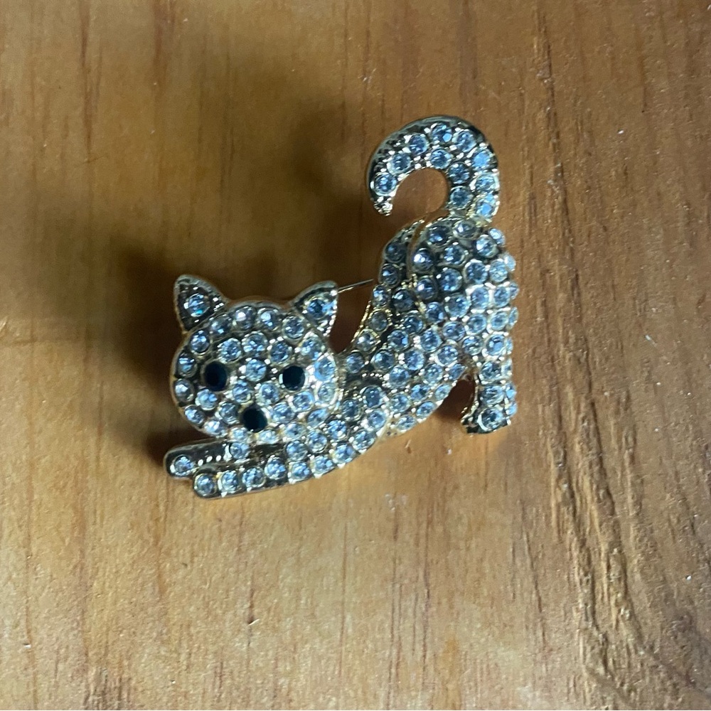 Free with purchase over $10 Gold Crystal Cat Brooch